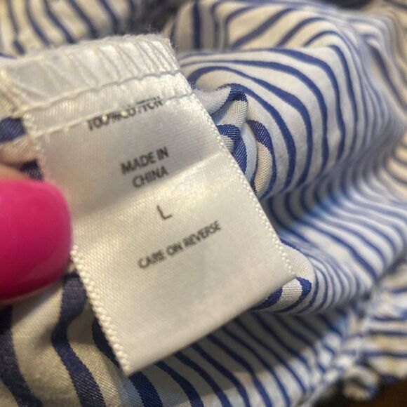 Off the shoulder blue and white, New York and Company top size large - Picture 5 of 6